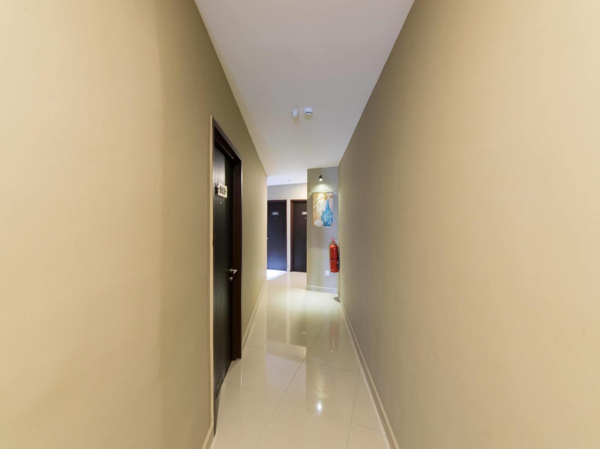 Lavana Hotel Cuevas de Batu Exterior foto